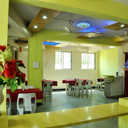 Sandesh Resort Wai Bagian luar foto